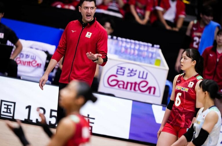 フェルハト・アクバシュ（VNLフランス戦）©︎Volleyball World