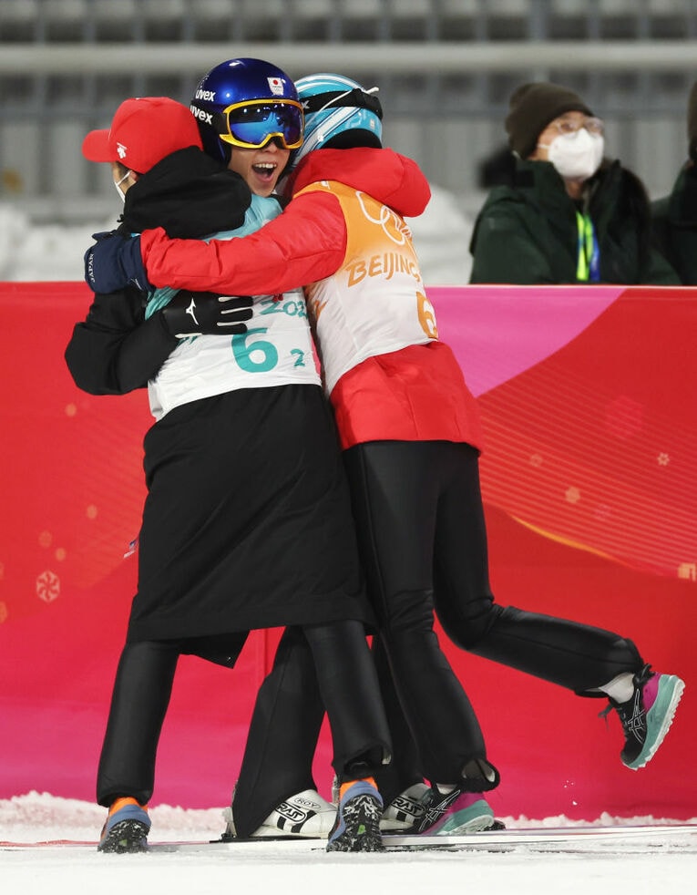 北京五輪混合ジャンプ2本目後の小林　©Getty Images