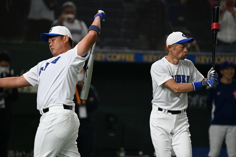 試合前のイチローさん。チームに加わった松坂大輔氏と　©Naoya Sanuki