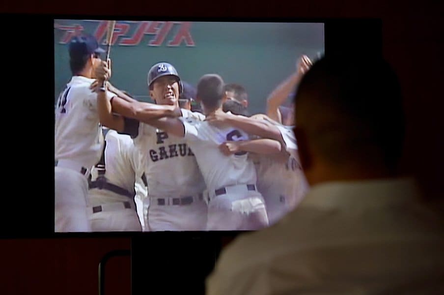 清原和博が1985年決勝を見る。「自分の一番、輝いている瞬間を……」＜Number Web＞ photograph by Takashi Shimizu
