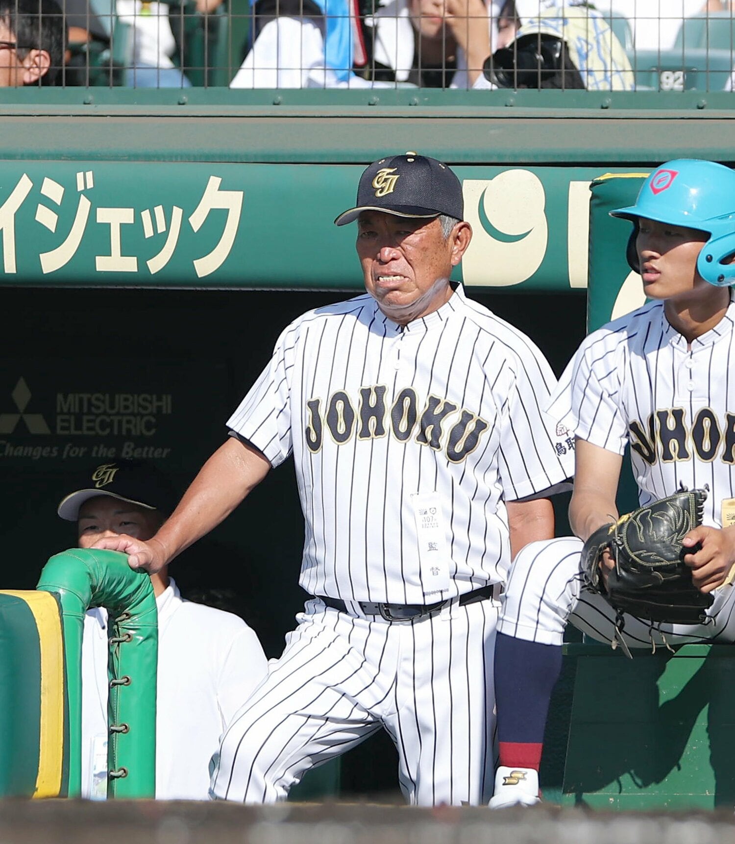 今年1月からチームを率いる加藤監督　©Sankei Shimbun