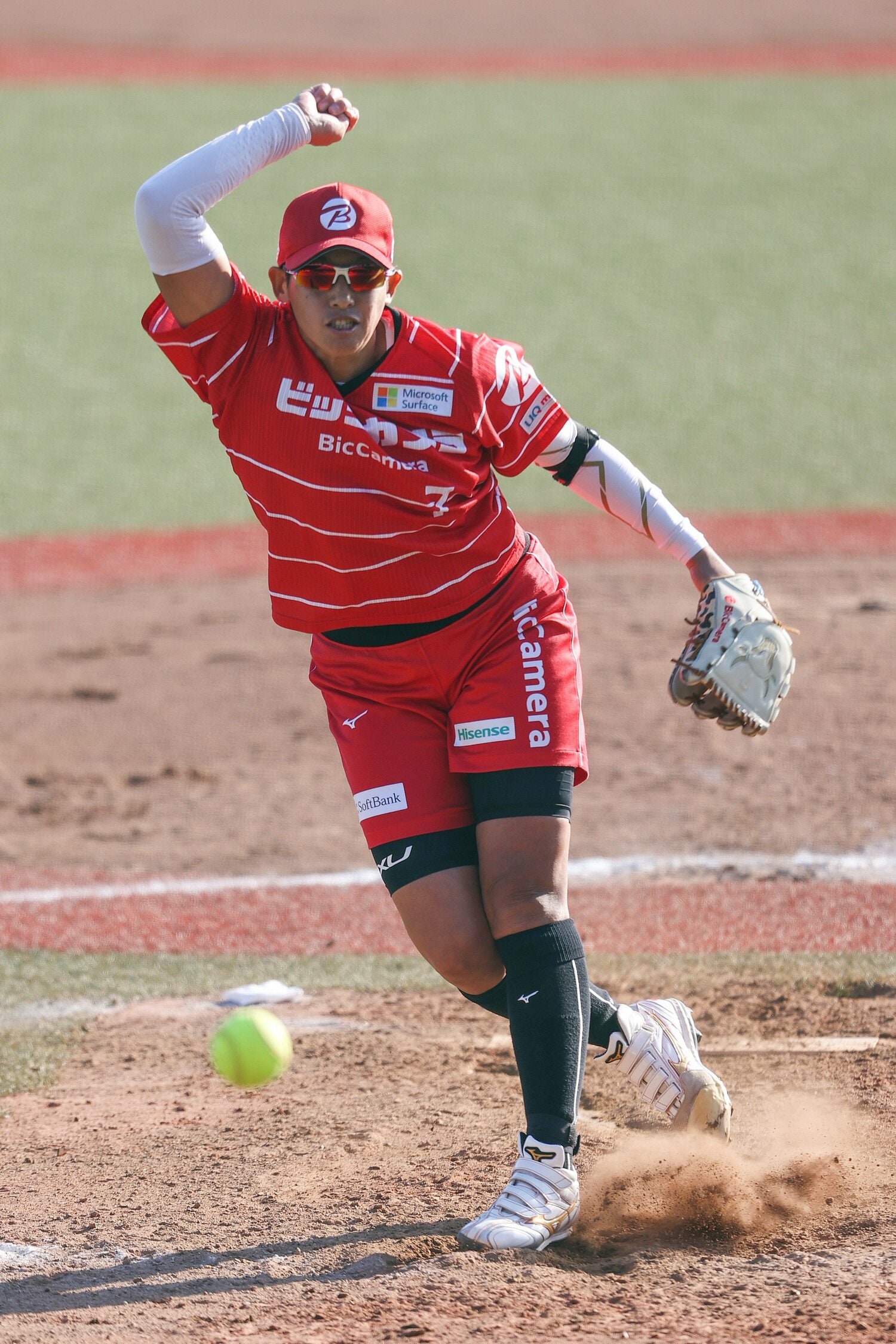 リリーフ登板で力投する上野（2021年11月）　©JIJI PRESS