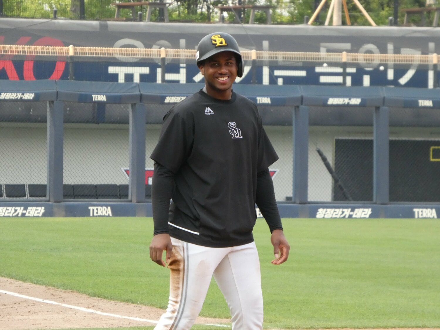 現在高校3年生世代、ドミニカ共和国出身の17歳・アルモンテは韓国遠征9試合で4本塁打と活躍