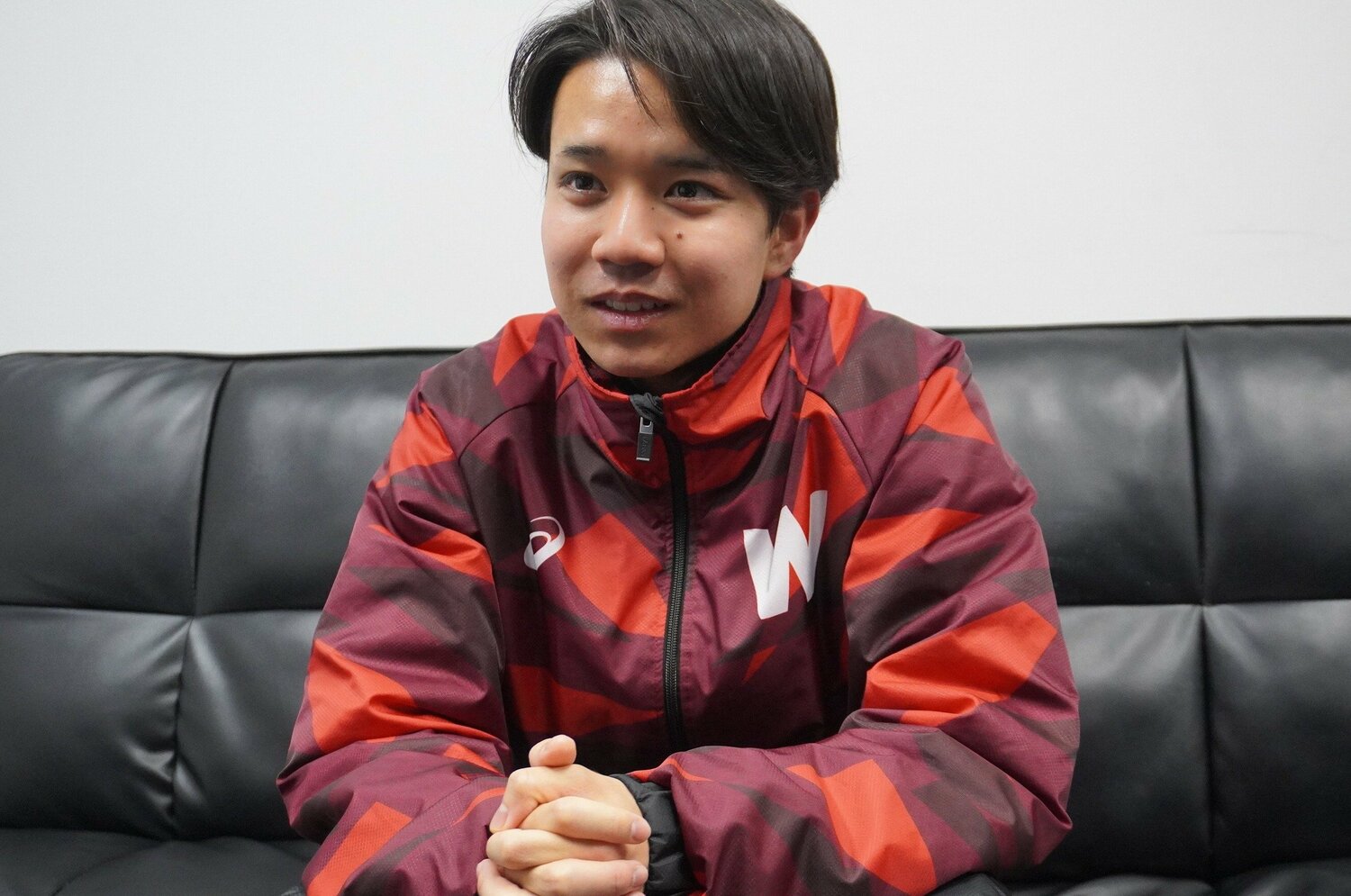 コンサル業界への就職を決めた菅野。「体育会系はウケが悪かった」と笑う　©Yuki Suenaga