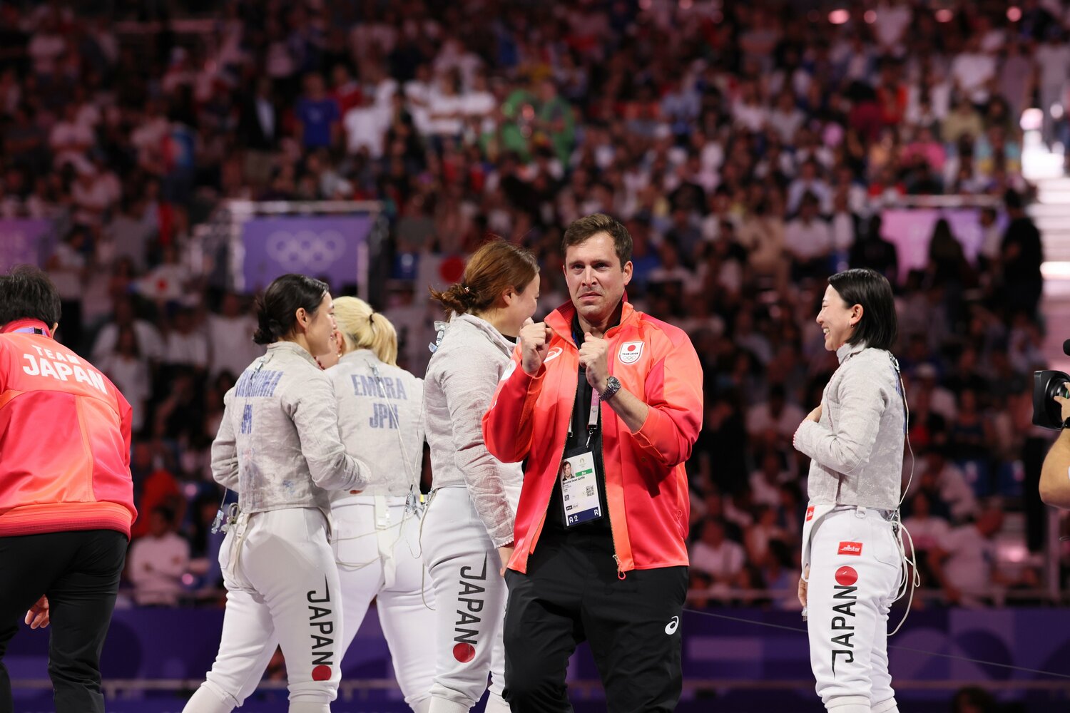 女子サーブルのグースコーチ。江村の復活を支えた ©Kaoru Watanabe/JMPA