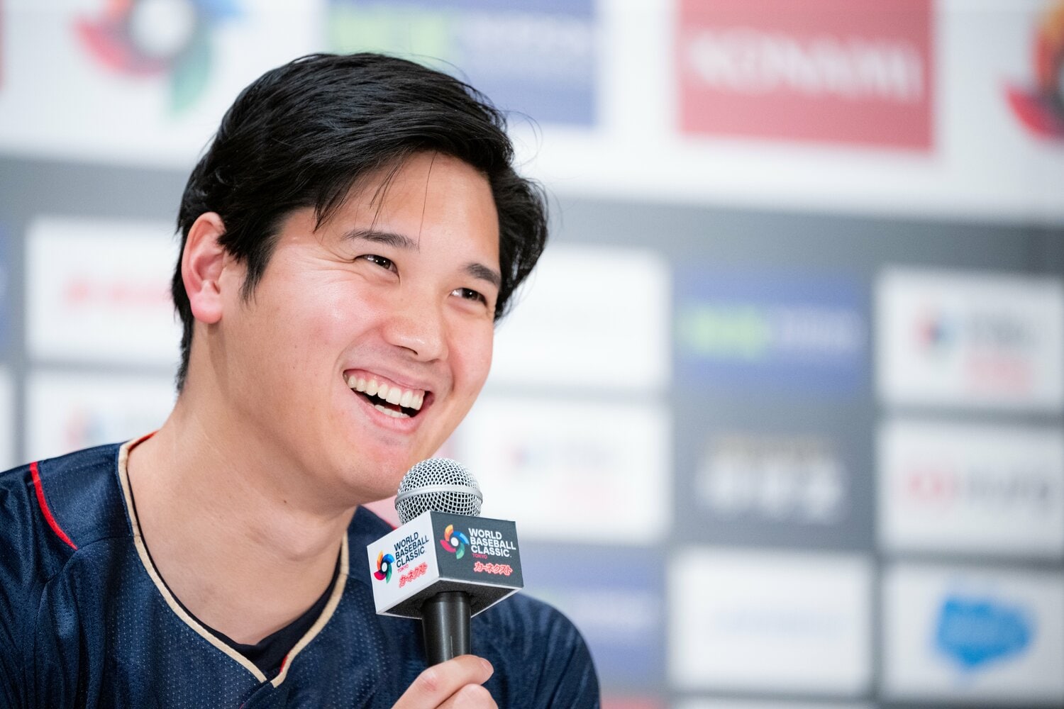 会見で笑顔を見せる大谷翔平　©Nanae Suzuki