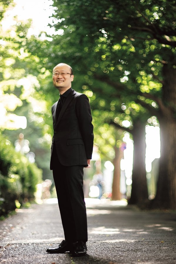 渡辺明／1984年4月23日生、東京都出身。所司和晴七段門下。2000年四段。'05年九段。タイトル戦登場は44回。獲得は竜王11期（永世竜王）、名人3期、王座1期、棋王10期（永世棋王）、王将5期、棋聖1期の計31期。棋戦優勝は11回。現在、竜王戦は1組、順位戦はA級に在籍　©︎Wataru Sato