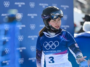 「まさか」に次ぐ「まさか」パラレル大回転で何が起きた？ 波乱の連続で絶対女王は涙をこらえ…“不可解失格”斯波正樹は「何がどうなっているのか」