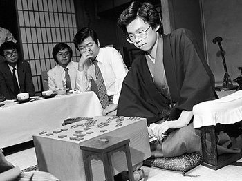 藤井聡太との一戦に臨む史上最年少名人、谷川浩司。28年前、十五世名人の「置き土産」とは。＜Number Web＞ photograph by Takao Inoue