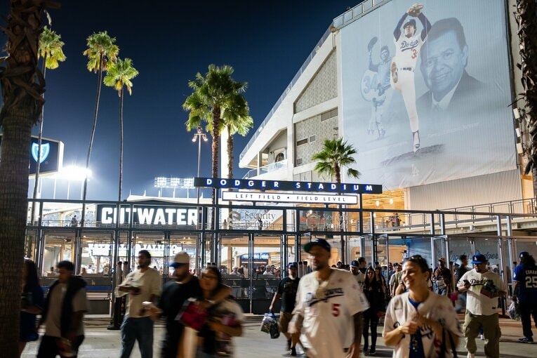 大谷翔平ボブルヘッドデーのドジャースタジアム。「表参道よりも日本語が聞こえてくる」と現地在住ファンは語った　©Miki Sano