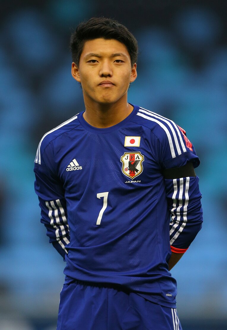 2015年、17歳のときの堂安（写真はU-19日本代表で）　©Getty Images