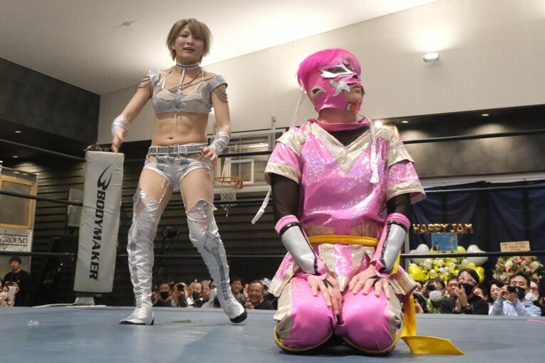「他では見られない安納サオリだった」人気女子レスラー“3試合出ずっぱり”の凱旋興行に密着「体重が4kg減って…そりゃそうですよね」(12)