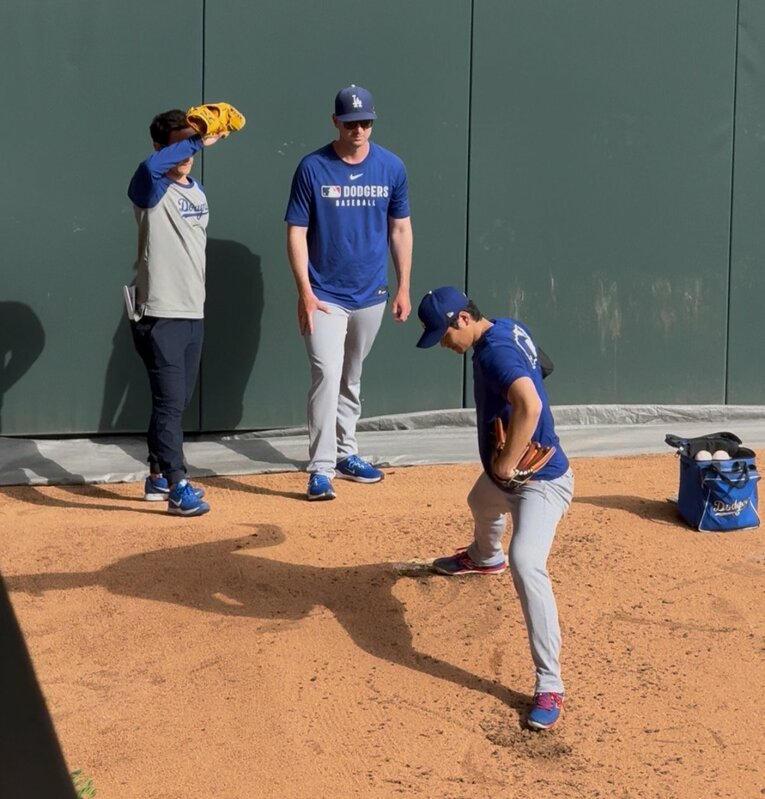 ブルペンでの投球練習　©Naoyuki Yanagihara