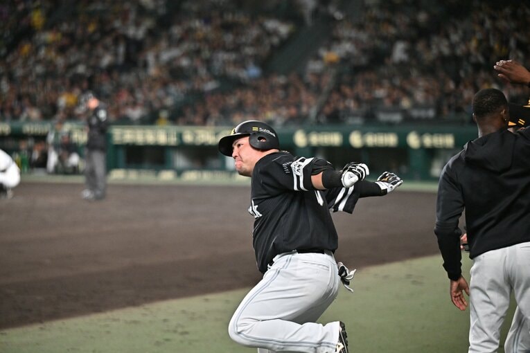 【日本シリーズ第3戦】ソフトバンク・山川穂高の2戦連続弾　©️Hideki Sugiyama