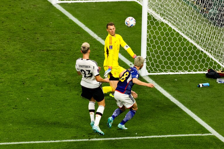 ドイツ戦でマヌエル・ノイアーからゴールを奪った浅野拓磨　©Getty Images