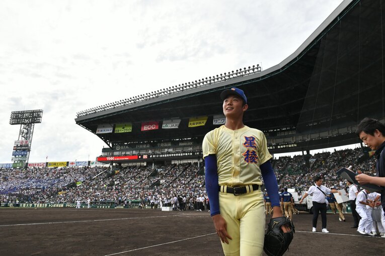 2019年夏の甲子園決勝、履正社戦での奥川恭伸　©︎Hideki Sugiyama