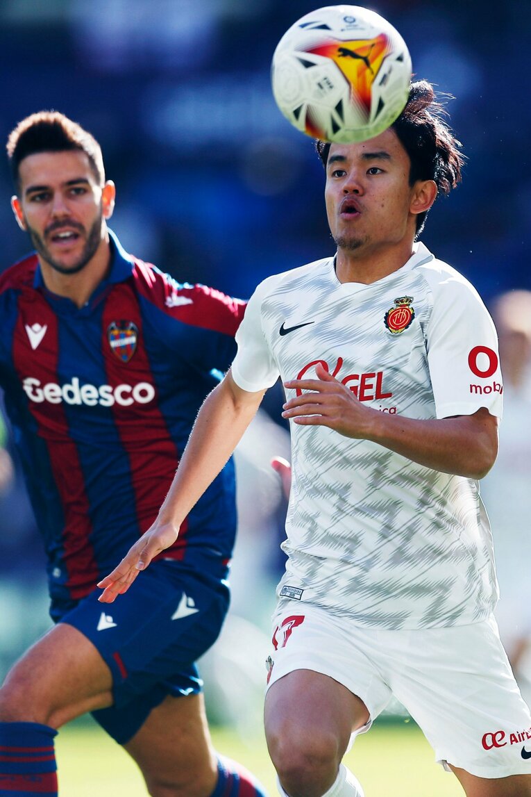 敵地の少年ファンから「KUBO！」と声が飛ぶ人気の中… 久保建英が“万全でなくても”フル出場で頼られた理由〈撮影者の視点〉(14)