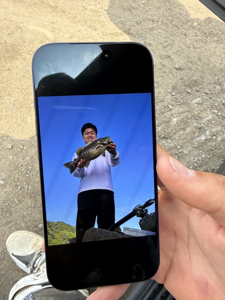 藍が見せてくれた大物の写真　©Satoshi Endo