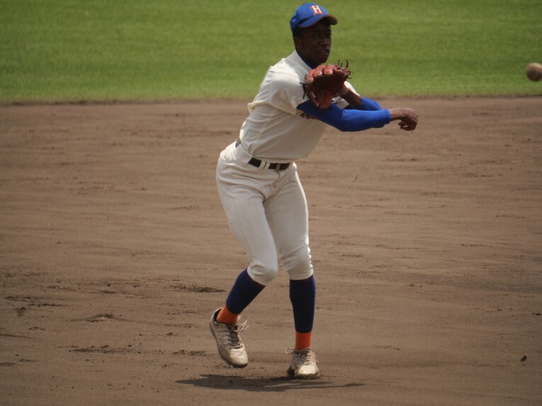 1年前は“ドラフト1位”と予想できなかった…ソフトバンクが指名公表「イヒネ・イツア」とは何者か？ 守備の名手は“課題あり”とキッパリ(18)