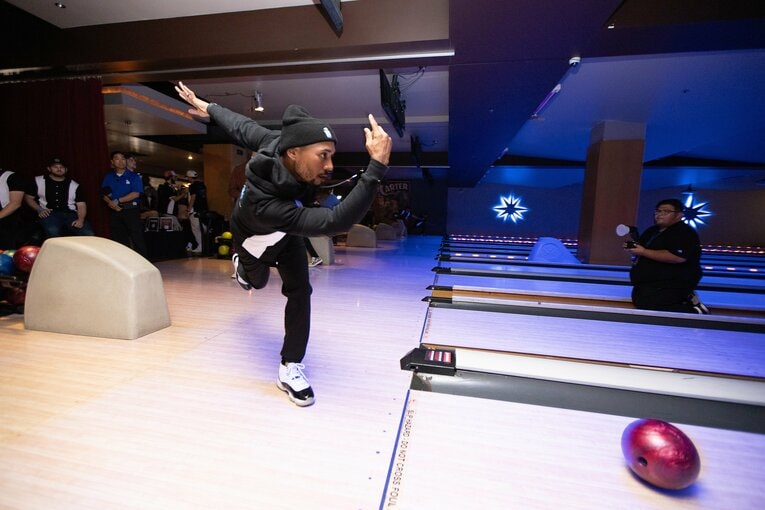 ボウリングをするベッツ　Mat Hayward/Getty Images