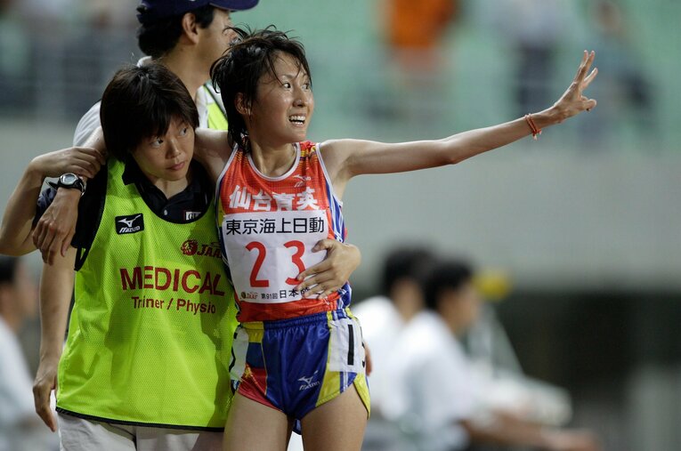 高校3年生で2007年大阪世界陸上の1万ｍ代表に選ばれた絹川愛。それまで1万ｍの距離はほとんど走ったことがない状態だったという　©BUNGEISHUNJU