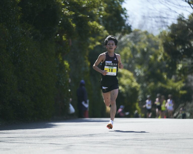 学生ハーフで優勝した國學院大2年生の青木　©Yuki Suenaga