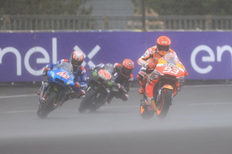 フラッグ・トゥ・フラッグでマシンを乗り換えた直後、驚異的なペースで追い上げを見せたマルケス