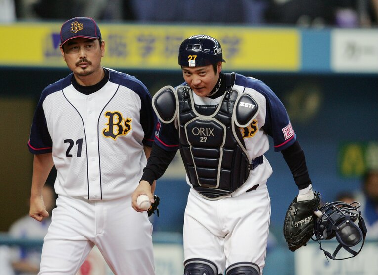 現役時代の日高剛コーチ。吉井理人・前ロッテ監督ともバッテリーを組んだ　©JIJI PRESS