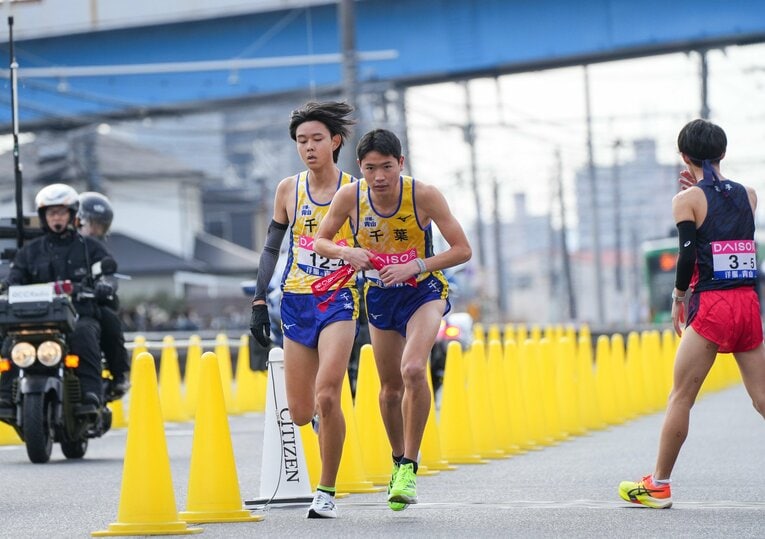 5区で14人抜きの快走を見せた鈴木。この区間の23分台は佐々木と鈴木だけだった　©︎Satoshi Wada