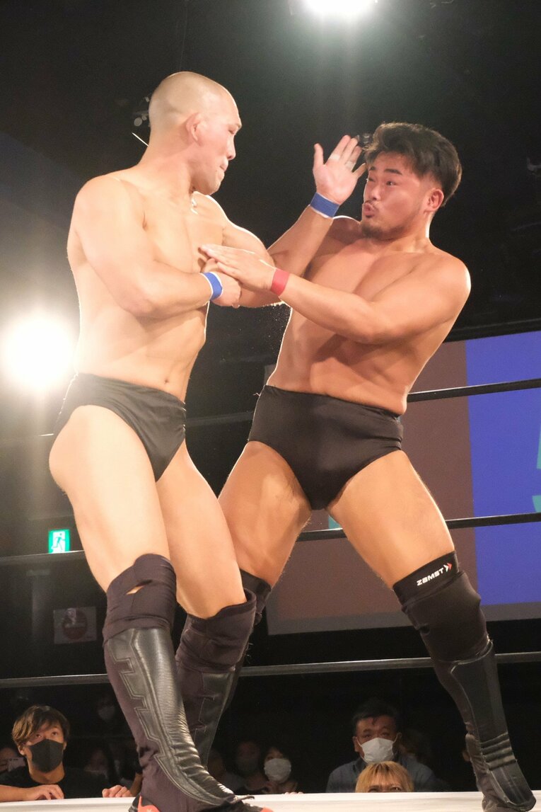 「腹立たしいんですよ」“2021年のUWF”は殺伐とした対抗戦に　佐藤光留はなぜ田村潔司に激怒したのか？(34)