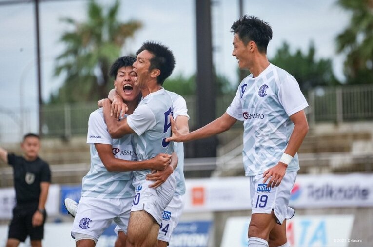 関東リーグ1部優勝を決めたクリアソン新宿。11月12日からはJFL昇格を懸けて「全国地域サッカーチャンピオンズリーグ」の戦いに挑む ／ photograph by Criacao Shinjuku