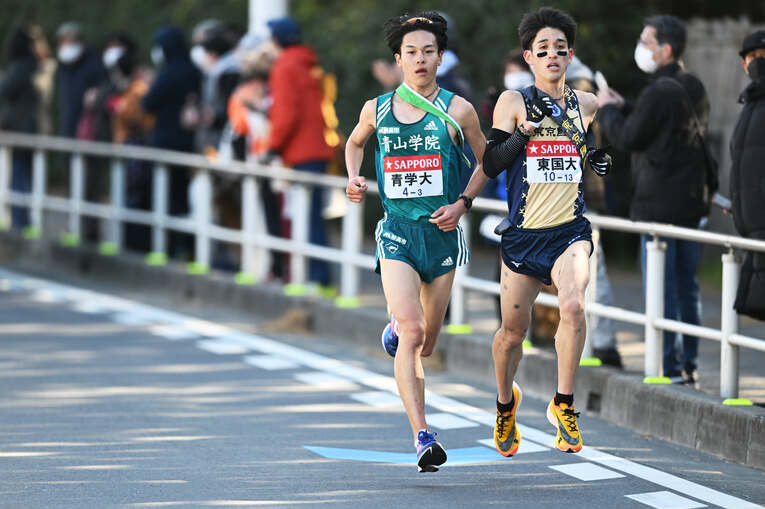 太田蒼生（青山学院大）、丹所健（東京国際大）／3区 ／ photograph by AFLO