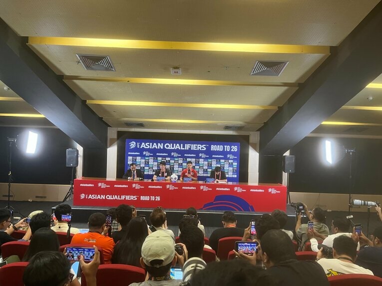 記者会見の様子。インドネシアメディアはなんと約150人。相手国ながら日本への注目度は非常に高かったようだ　©Yusuke Mimura