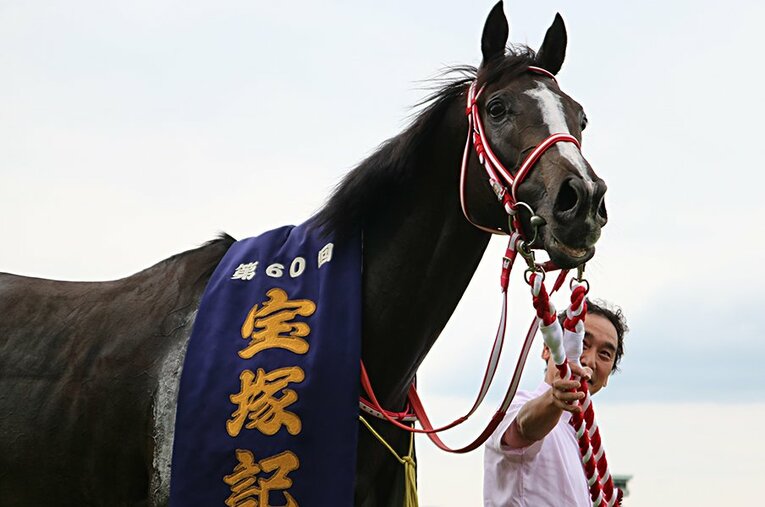 リスグラシューの父・ハーツクライはドバイレース（GI）を制すなど、海外でも実績を残した名馬だ。 ／ photograph by Satoshi Hiramatsu