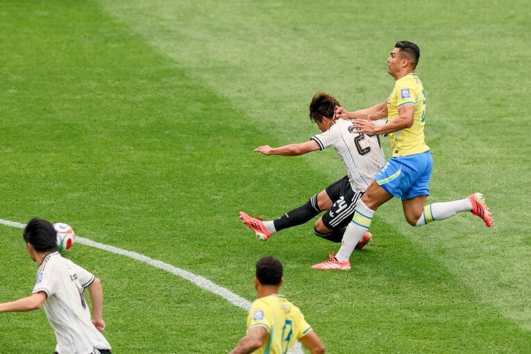 どのアングルから見てもスーパー…佐野海舟のブラジル戦ゴールを写真で振り返る（写真は右に続きます）　©Kaoru Watanabe/JMPA