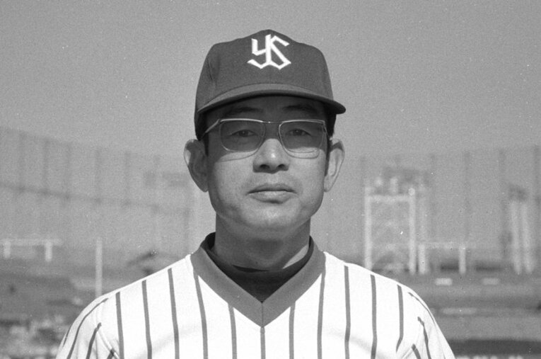 ヤクルトスワローズ監督時代の広岡達朗。当時高校生だった娘の祥子さんにとって、父はどんな存在だったのか ／ photograph by KYODO