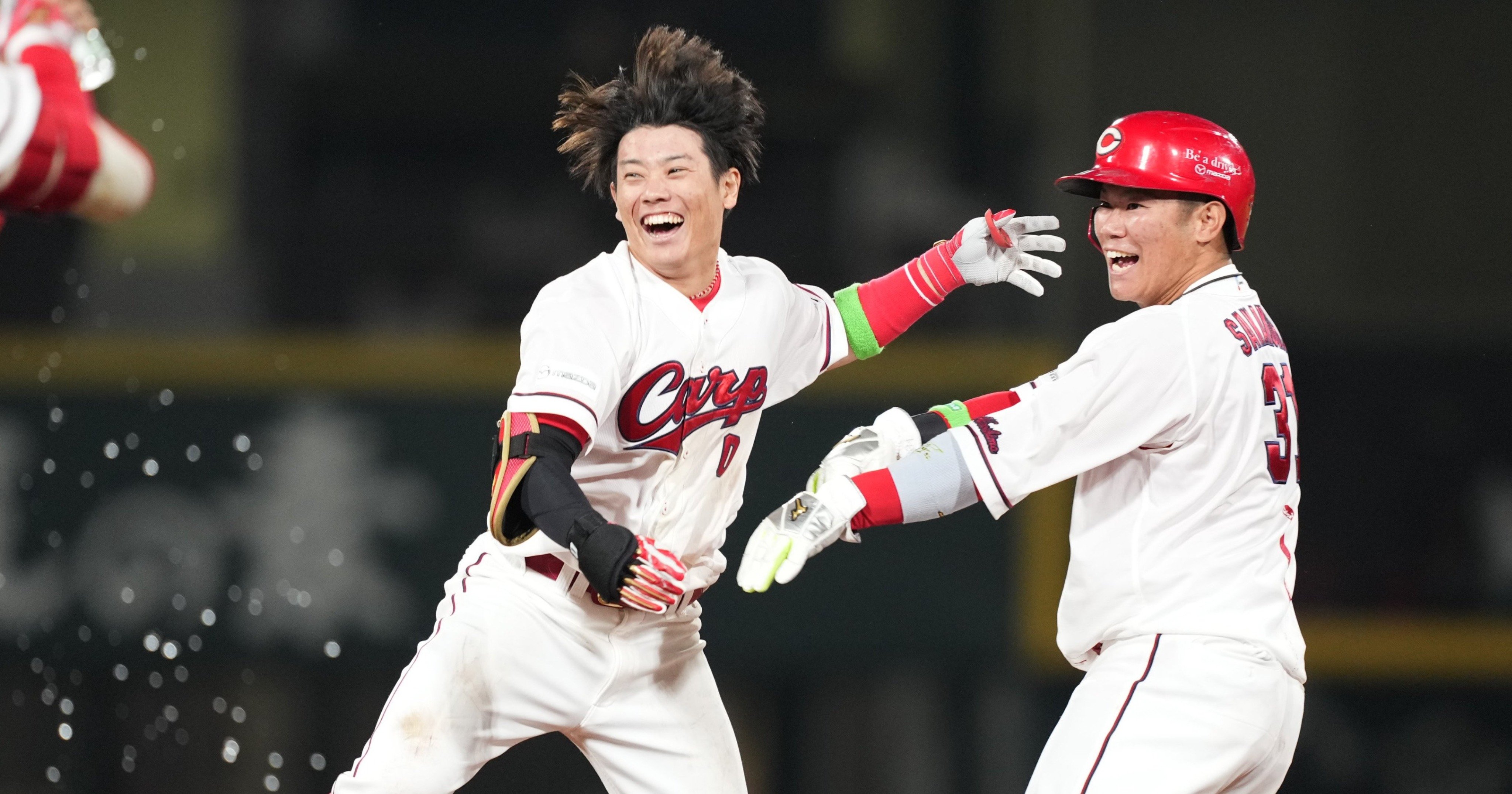 名球界　ユニフォーム　サイン入り　サイズO(推定) 新井貴浩25 石井琢朗75 新井貴浩を徹底解剖 - Number Web - ナンバー