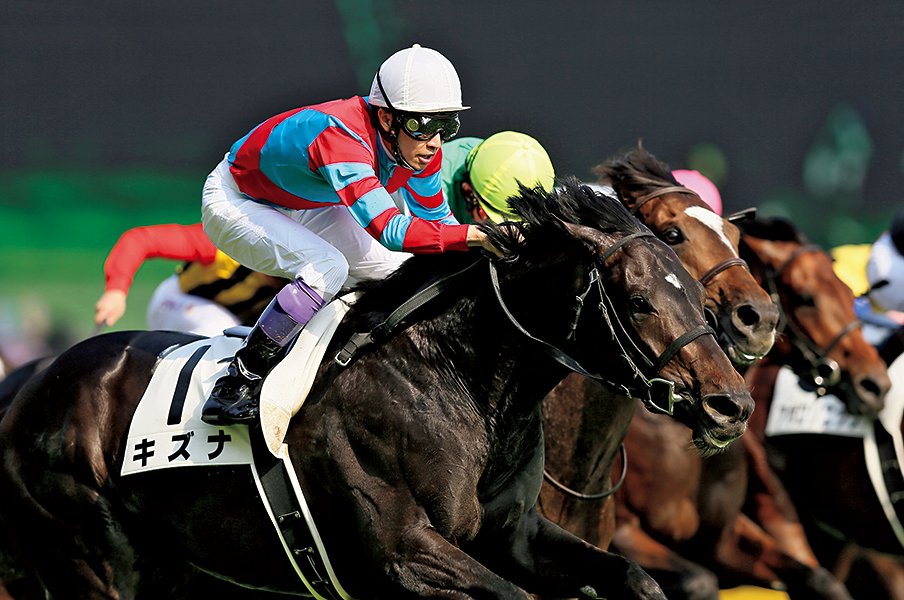 運命の馬で“夢”を叶えた名物馬主。キズナ産駒と武豊でダービーを。<Number Web> photograph by Hideharu Suga