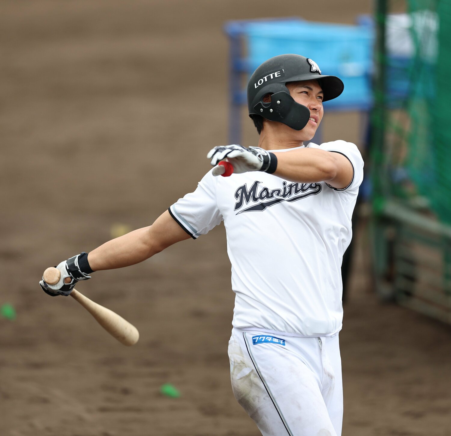 バッティング練習に打ち込む藤原　©︎JIJI PRESS