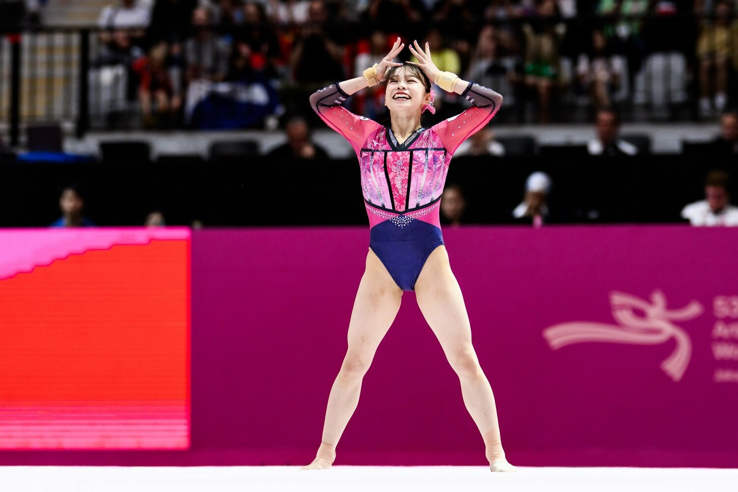 世界選手権種目別ゆかで金メダルを獲得した杉原の演技 ©Getty Images