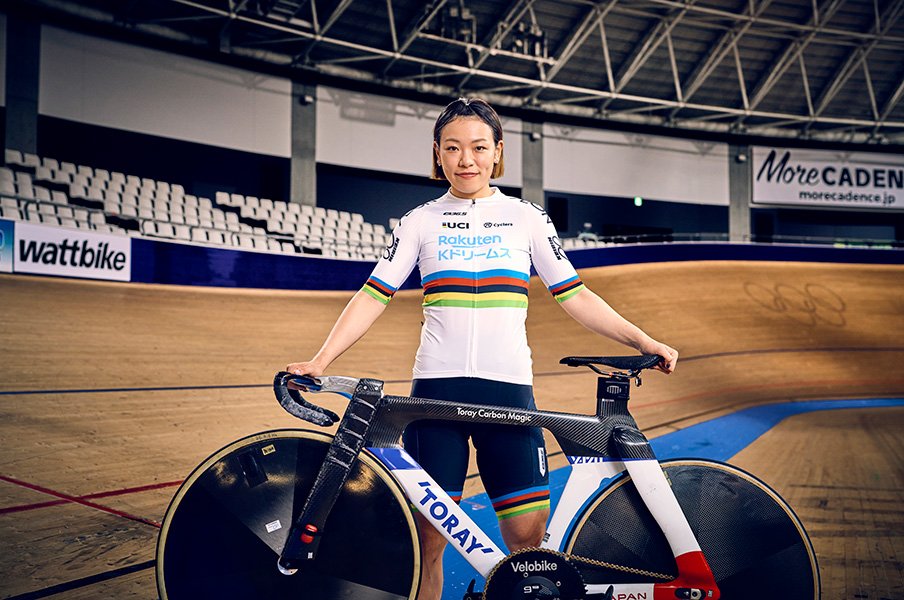《世界選手権ケイリン日本女子初のアルカンシェル獲得》次々と歴史を塗り替える佐藤水菜が貫く挑戦者の気持ち「世界女王のプライドはない」＜Number Web＞ photograph by Kiichi Matsumoto