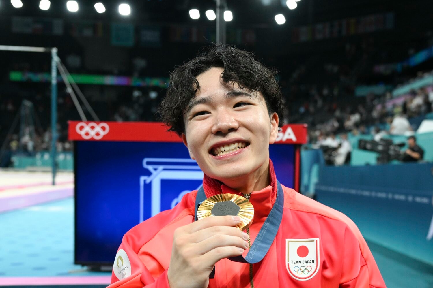 体操男子個人総合で金メダルに輝いた岡慎之助（20歳）　©Asami Enomoto/JMPA