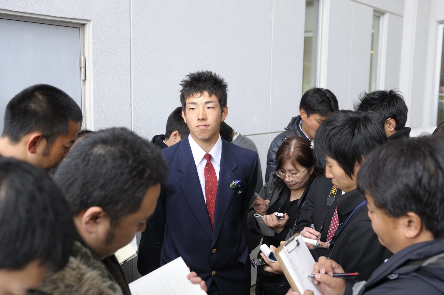 西武ライオンズに進むことが決まった菊池雄星。高校の卒業式には報道陣が詰めかけた ©Asami Enomoto