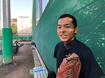 【高校野球】偏差値60超の都立校主将と監督が“難病”でもグラウンドに立つワケ 「どこかに渇望があると思うので」＜Number Web＞ photograph by Takeshi Shimizu