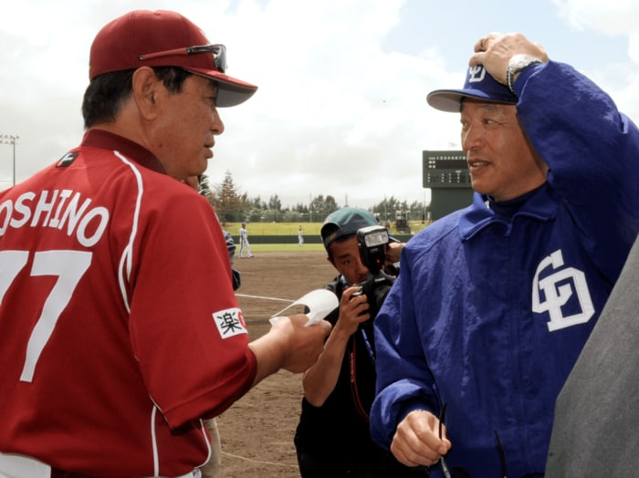 「とうちゃんの給料が安い」落合博満“夫人”が猛反論「3億円欲しい」中日・落合まさかの年俸調停のウラで…星野vs落合の不仲説、星野監督との知られざる関係＜Number Web＞ photograph by KYODO