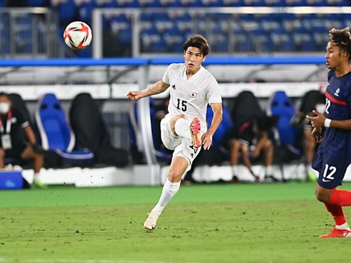 久保建英にからかわれるのも“重要任務”　橋岡大樹「酒井選手も信用してくれて…」スペインの闘将2人に憧れ、尾崎豊を熱唱するムードメーカー＜Number Web＞ photograph by Takuya Kaneko/JMPA