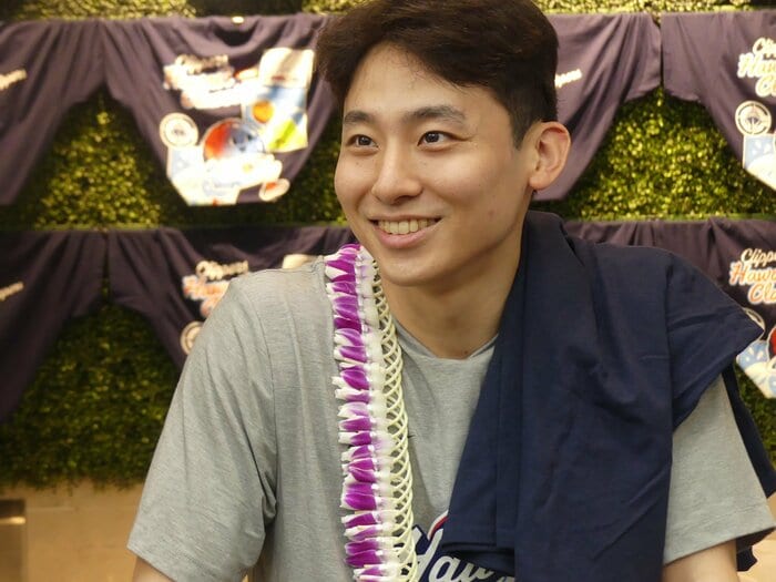 河村勇輝が“解雇”前、ハワイのかき氷店で見せた満面の笑み「いつ以来だろう…」がけっぷちの25歳が明かした“頭がパンクしない”方法＜Number Web＞ photograph by Yoko Miyaji