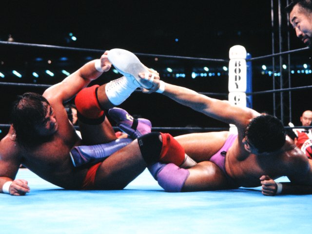 燃えろ！新日本プロレスVol.10 新日本vsUWFインター対抗戦　武藤vs高田 燃えろ！新日本プロレス 10号 |本 | 通販 | Amazon