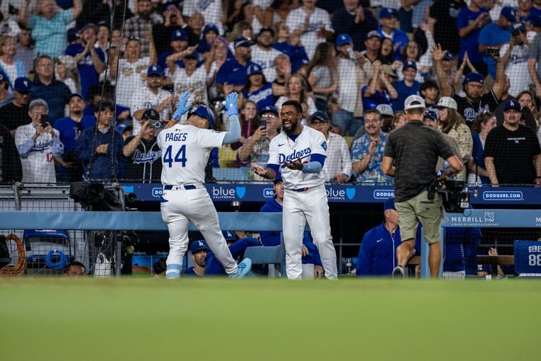 【常勝ドジャースと大谷らの”ステキな日常”／全100枚超】テオスカーのお馴染み種まき…写真はまだまだ続きます　©Nanae Suzuki