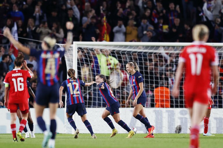 W杯ブラジル戦のウラで「バルサ女子がカンプノウで4万6967人」盛況なワケ… メッシ後に君臨する“女王”、熊谷紗希が見せた悔しさ(32)